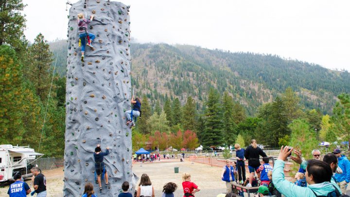 Climbing wall